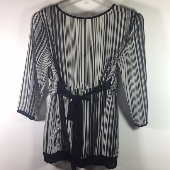 Essentials by Milano Semi Sheer 3/4 Sleeve Top S-L - Picture 6 of 9